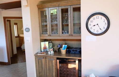 Sutton Condo | Big condo chalet style ski in ski out in Mont Sutton!
