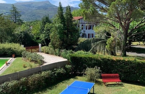 Ascain House | Big contemporary baserri with a swimming pool and a garden for up to 14 people