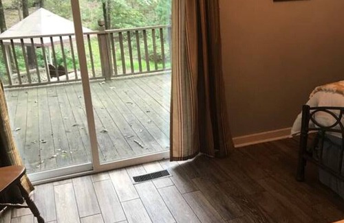 Mount Ida House | Big Cottage, sleeps 21 close to Lake Ouachita!