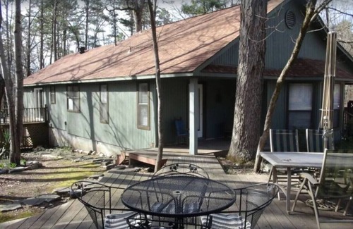 Mount Ida House | Big Cottage, sleeps 21 close to Lake Ouachita!