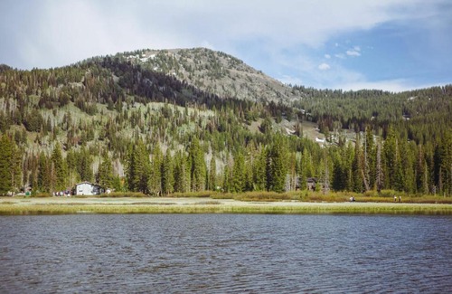 Salt Lake Mountain Resorts Ski Chalet | Big Cottonwood 2 Bedroom Brighton Chalet