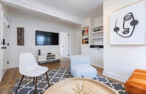 Mystic - New London Apartment | Big Family 2BR, Central Historic Mystic w/parking