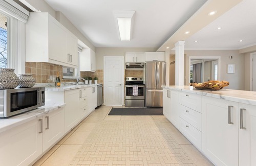 Richmond Hill House | Big Family Home with 5 Bedroom/3 Bathroom(sleep 11+)