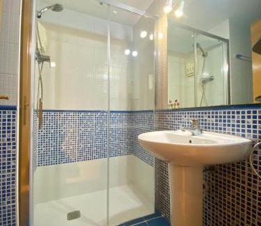 Terrassa Apartment | Big Family Terrassa Parking and noise free