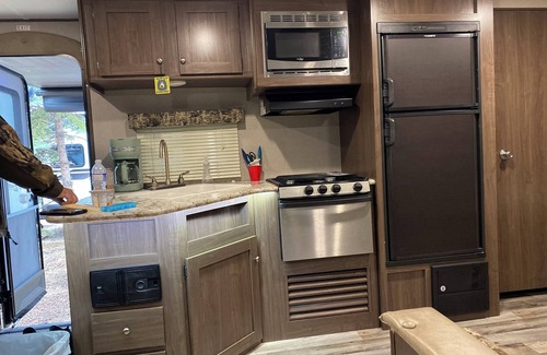 Slave Lake RV Rental | Big Fish Bay - Five Star Campground! Outdoor Waterslide & Pool! $185/night
