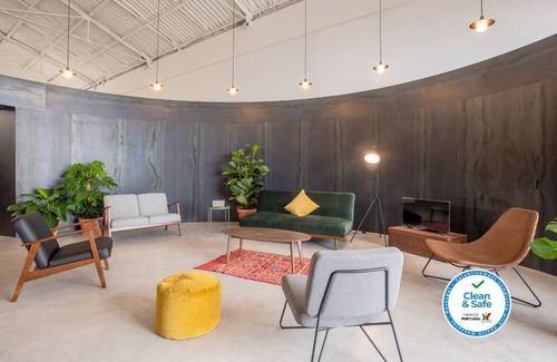 Marvila Apartment | Big groups Riverside Warehouse