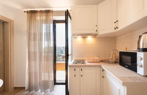 Skaljari Apartment | Big Hill Apartment 2