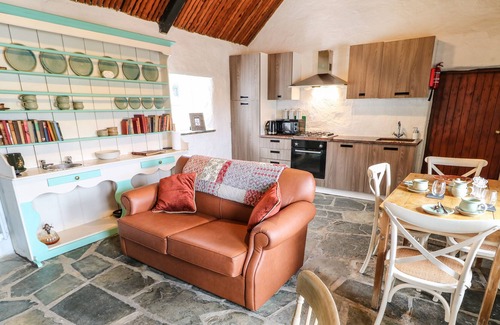 Inishowen Cottage | BIG HILL COTTAGE, family friendly in Buncrana, County Donegal
