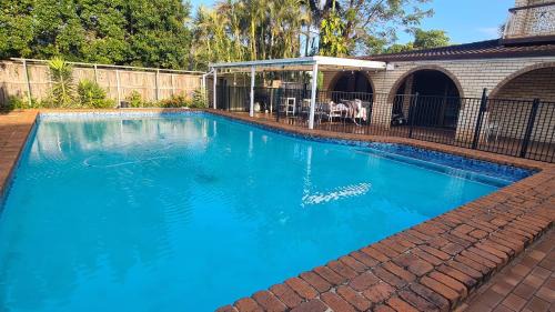 Robertson Villa | Big Holliday house with pool