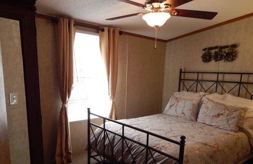 Salem Other | Big Hollow Retreat by the sinking creek
