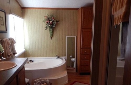 Salem Other | Big Hollow Retreat by the sinking creek