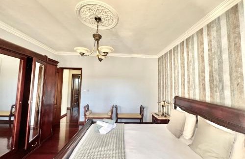 Sintra Villa | Big house with pool close to Sintra