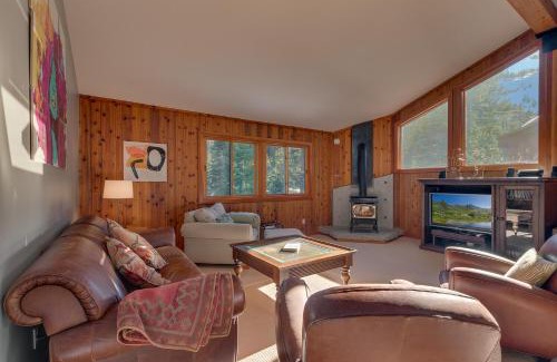 Alpine Meadows House | Big John at Alpine Meadows by Tahoe Getaways - Mountain Views, Cozy Fireplace, Shuttle to Slopes!