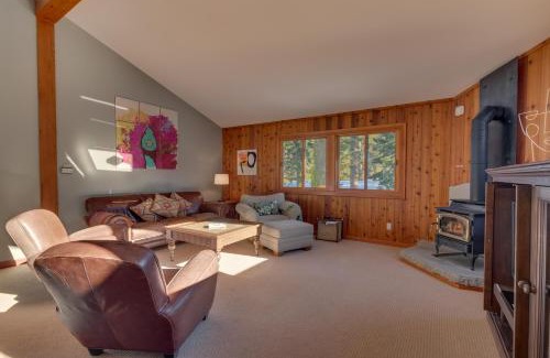 Alpine Meadows House | Big John at Alpine Meadows by Tahoe Getaways - Mountain Views, Cozy Fireplace, Shuttle to Slopes!