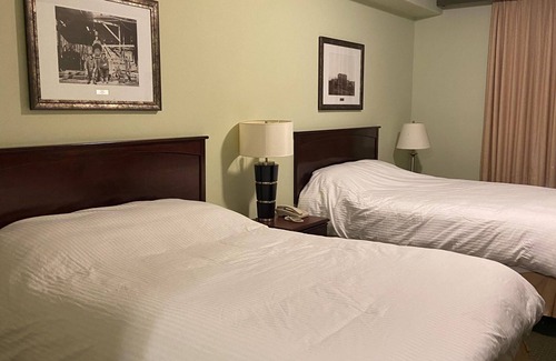 Slave Lake Hotel | Big Lake Inn
