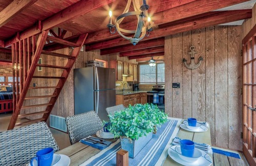 Innsbrook House | Big Lake 'Livin A-Frame Chalet in Innsbrook Resort