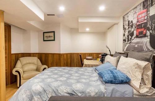 Eringate House | BIG Oasis Studio near Airport YYZ