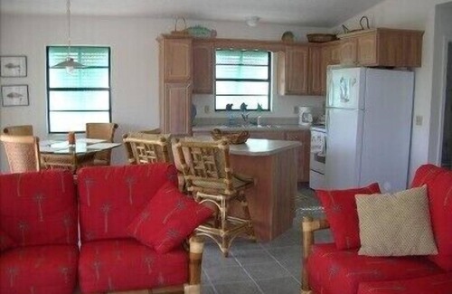Doctor's Arm House | Big Pine Escape Fishing Paradise, Ocean-Access Canal Quiet Doctors Arm