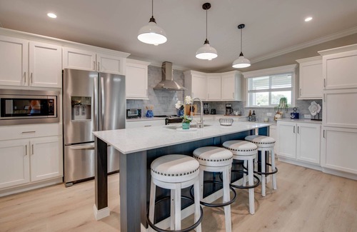 Doctor's Arm House | Big Pine Paradise: Beautiful Updated 4BR Canal Front Home, Pool, Dockage, Easy Gulf/Atlantic Access