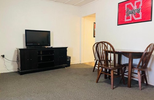 Laurel Hotel | Big Red Inn