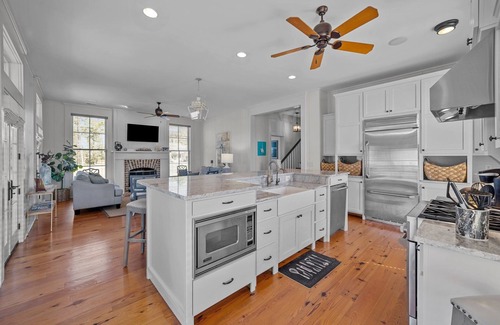 Oriental House | Big Red- Just Hook it!