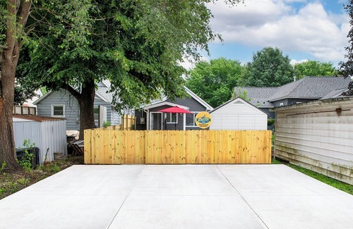 Winona Cottage | Big River Escape Parkside Bungalow