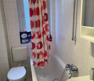 Eschersheim House | Big room for 2 pers, 9 min to trade fare, FREE parking