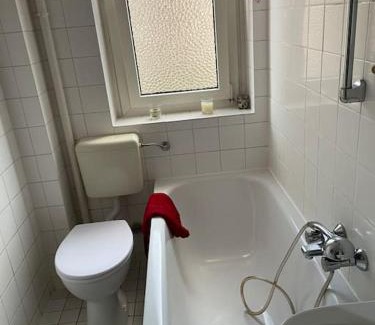 Eschersheim House | Big room for 2 pers, 9 min to trade fare, FREE parking