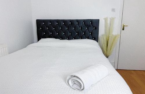 East Ham House | Big Room in East Ham