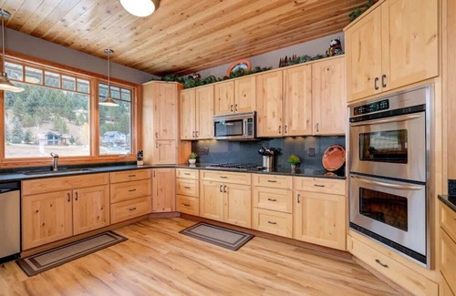 Gallatin Gateway House | Big Sky Meadow Village Spacious Custom Home