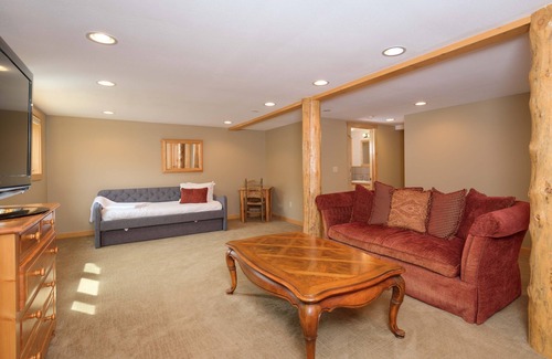 Gallatin Gateway House | Big Sky, Montana Luxury Riverfront Home