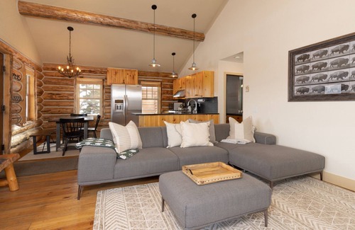 Big Sky Cabin | Big Sky Vacation Rentals: CH Cabin 11 Bandit Way