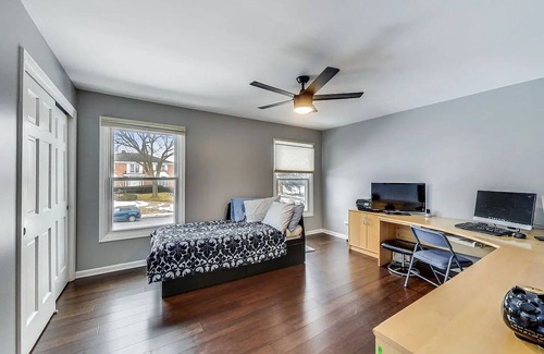 Lombard House | Big, spacious, clean, modern, and comfortable house in great location!