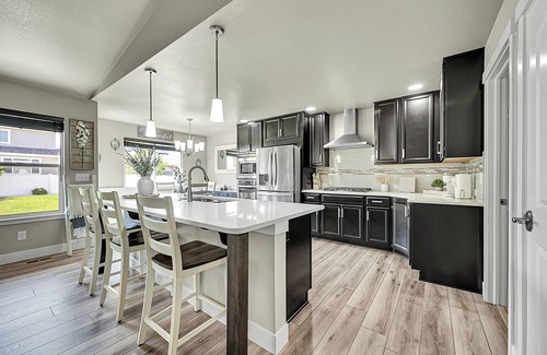 Evans House | Big Stays for Big Days! Sleeps 8 Near Fort Collins
