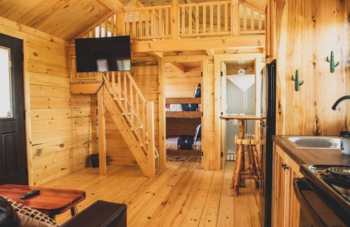 Amarillo Cabin | Big Texan Cabins Summ
