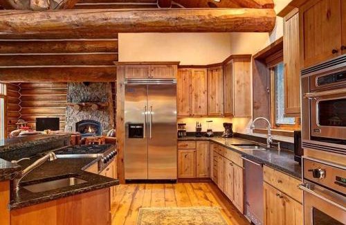 The Highlands House | Big Timber Lodge by Ski Country Resorts