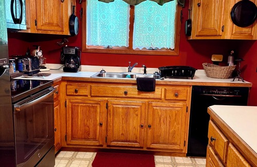 Delphia House | Big Tree Lodge- Near Leatherwood Off Road Park! 4 Bedrooms and 2 baths!