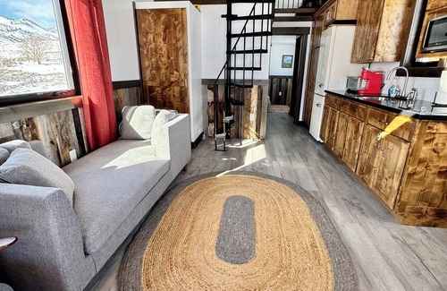 Salmon Cottage | Big Views in Salmon, ID - close to town and Goldbug Hotsprings