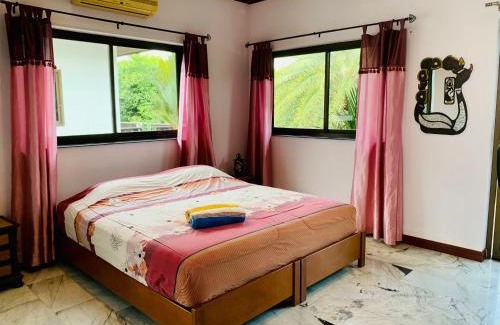 Chakphong Villa | Big Villa at CET Resort Padelcenter with Pool Padel Tennis