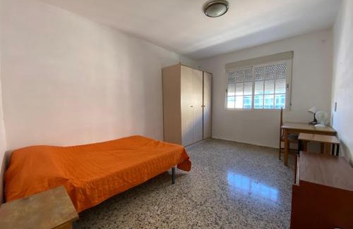 L'Amistat Apartment | BIGGER FLAT IDEAL PARA FAMILIA NEAR CENTER AND BEACH