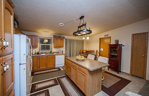 Fort Smith House | Bighorn River fly fishing - Lake bass fishing - Waterfowling - Sleeps 2 - 8