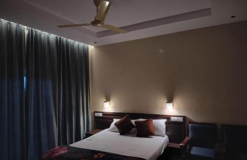 Elappara Resort | Biglaand Dew Castle