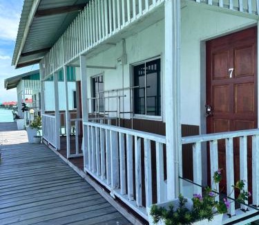 Sabah Hotel | BIHING ANGAN water chalet
