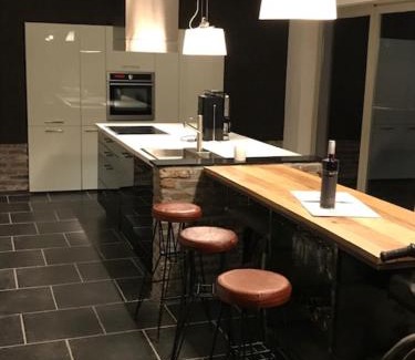 Neeroeteren House | Bij de lindeboom