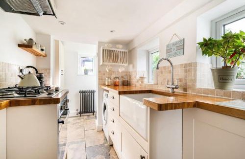 Deal House | Bijou Cottage