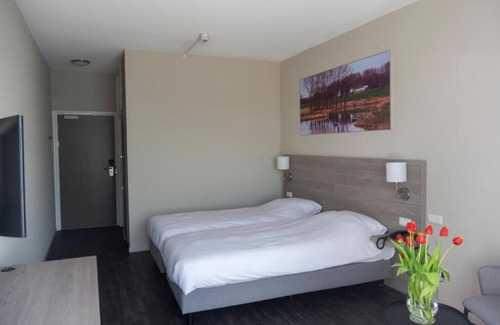Ooij Hotel | Bike, Hike & Dine: Scenic Adventures from a Quiet Riverside Stay Near Nijmegen