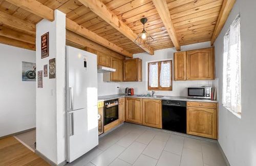 Salins Apartment | Biker's house