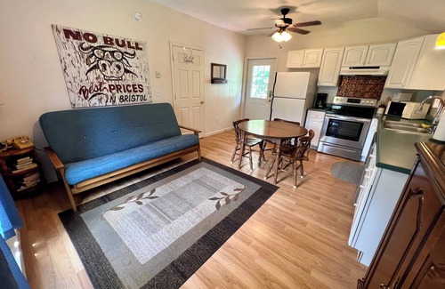Damascus Apartment | Bikers' Loft on the Creeper Trail