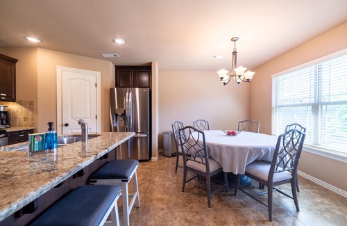 Bentonville - Fayetteville House | Bikers Paradise , Trails, Promenade Mall, AMP, Restaurants, and Top Golf