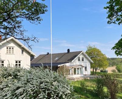 Hobol House | Bilitt gård